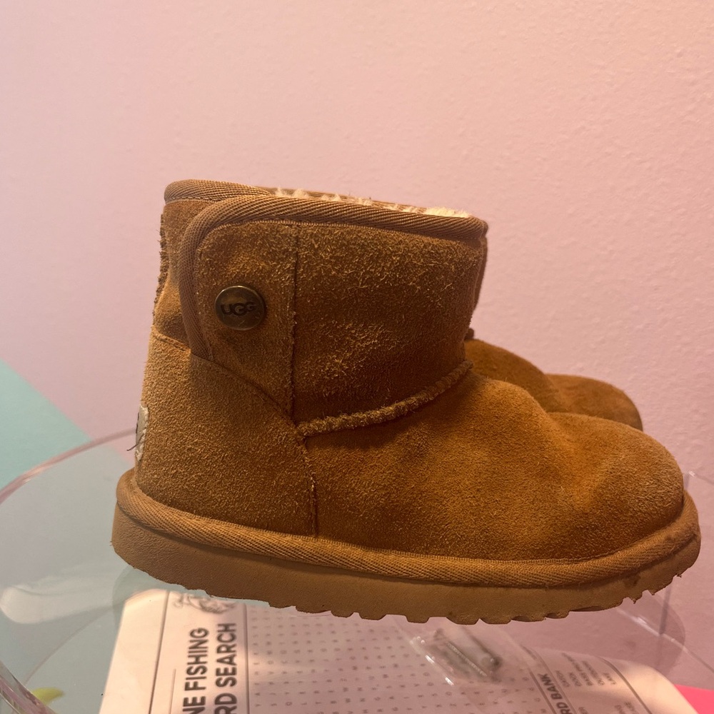 Ugg boots kids (size 13 Tag size is cut off)